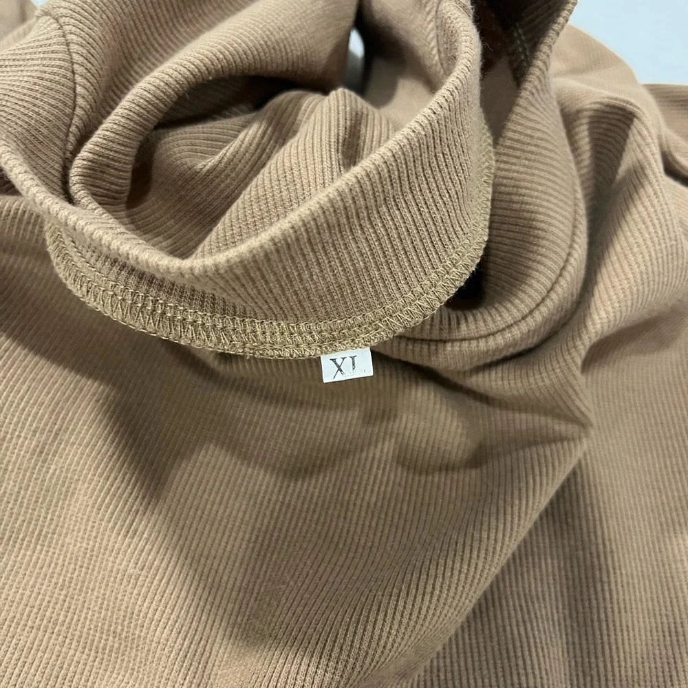 LONG SLEEVE RIBBED RUFFLE DETAIL TOP (847) - Picture 6 of 12